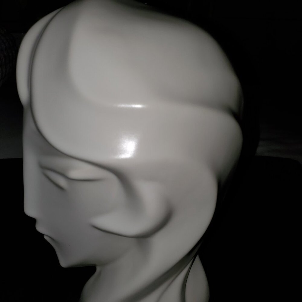 ART DECO STYLE HEAD SCULPTURE - Picture 2 of 6
